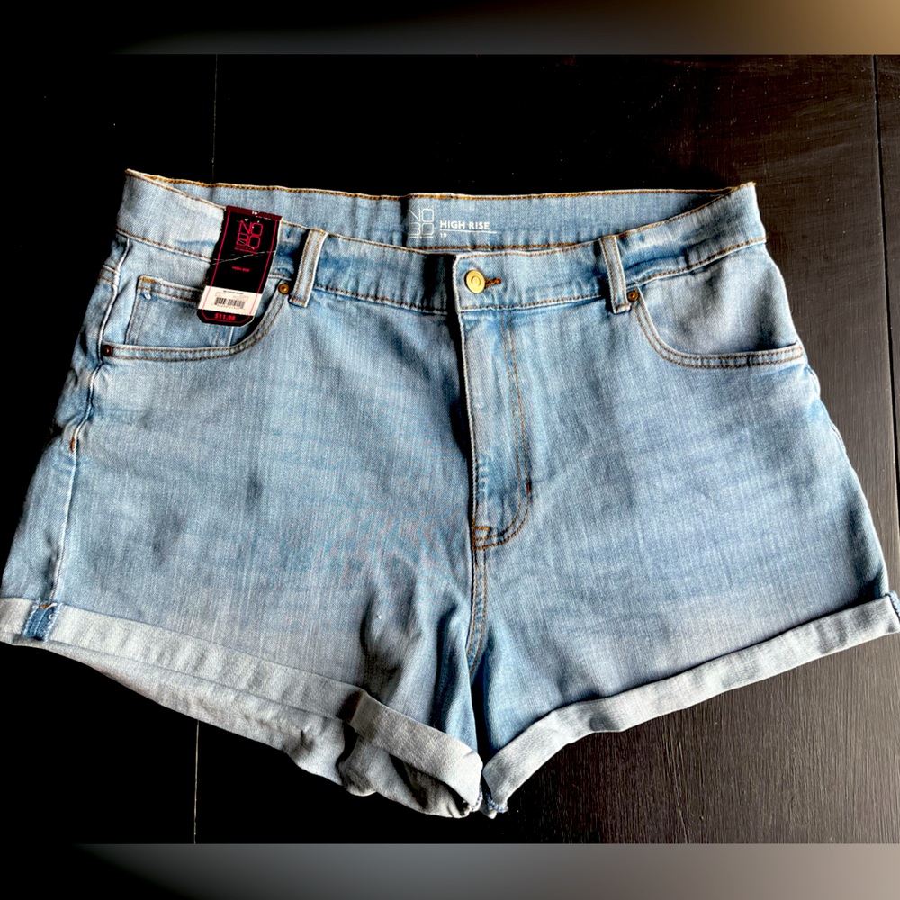 No Boundaries High Rise Jean shorts - size 19 - New with tags
